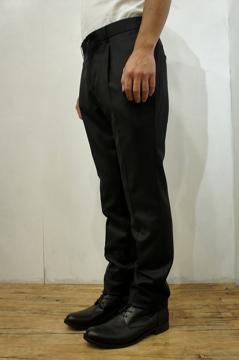 斜めに伸びるウール素材！【LOUNGE LIZARD】【ラウンジリザード】No.6866 CANONICO×STRETCH SLIM TROUSERS☆そして、塩キャラメル。_b0108653_19242942.jpg