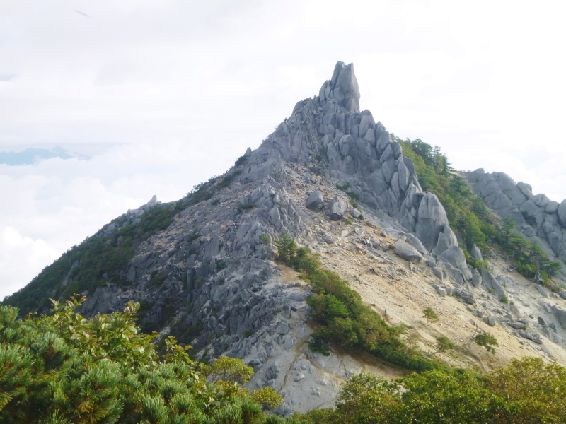 鳳凰三山　地蔵岳から観音岳(2,840.7M) に向かう  NO １_d0170615_08331033.jpg