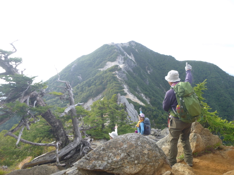 鳳凰三山　地蔵岳から観音岳(2,840.7M) に向かう  NO １_d0170615_08345974.jpg