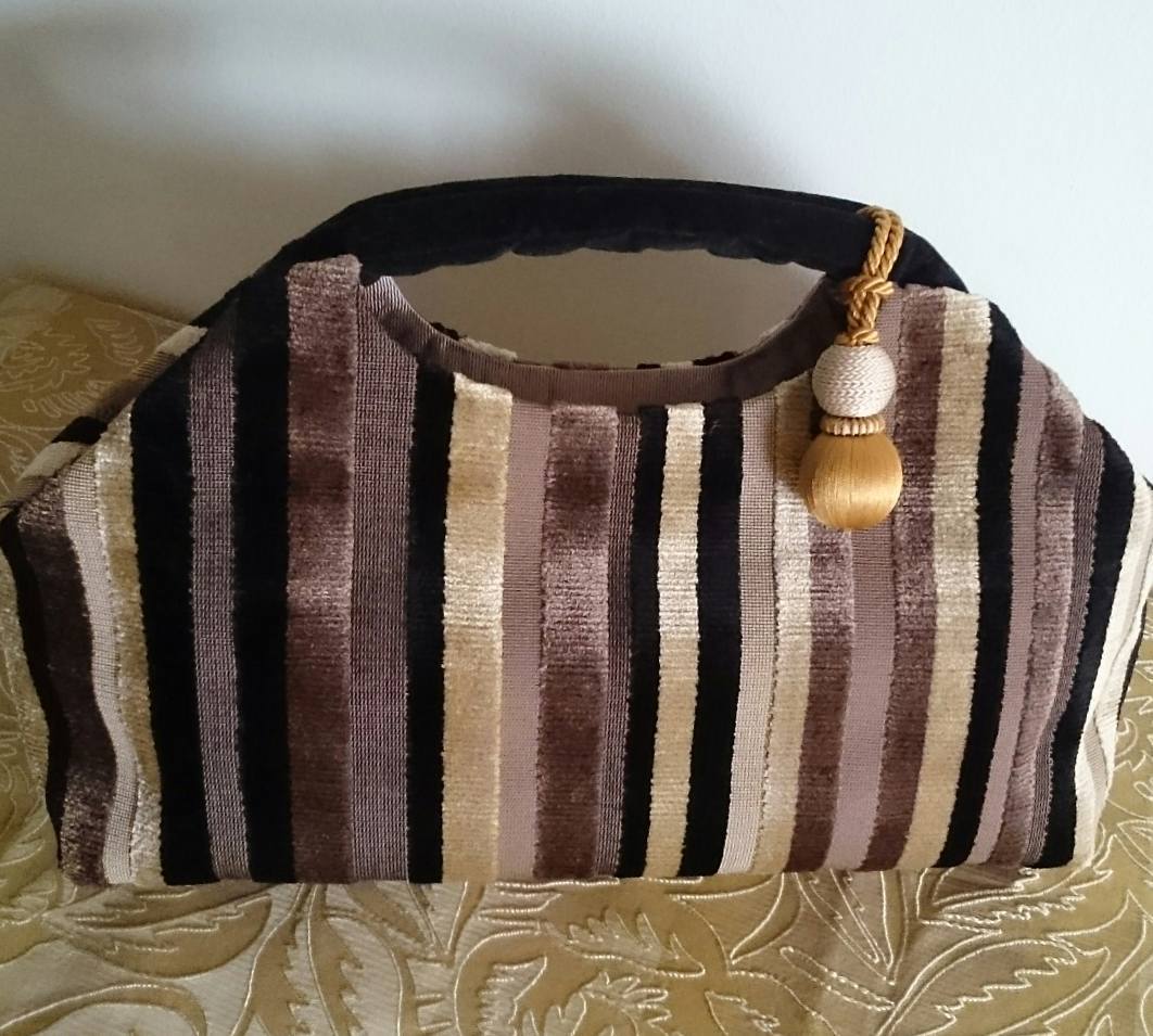 アルミバネ口バック୨୧ ୨୧ バッグ・財布 アルミバネ口金の通販