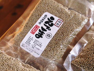 無農薬・無化学肥料の熊本県菊池水源産『えごま油』『えごま粒』 白えごまの開花と黒えごまの成長の様子(2017)_a0254656_17101763.jpg