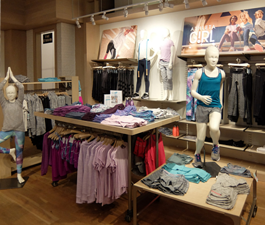 Gapグループ随一の成長株、注目アスレジャーブランドの「アスレタ」Athleta_b0007805_23541132.jpg