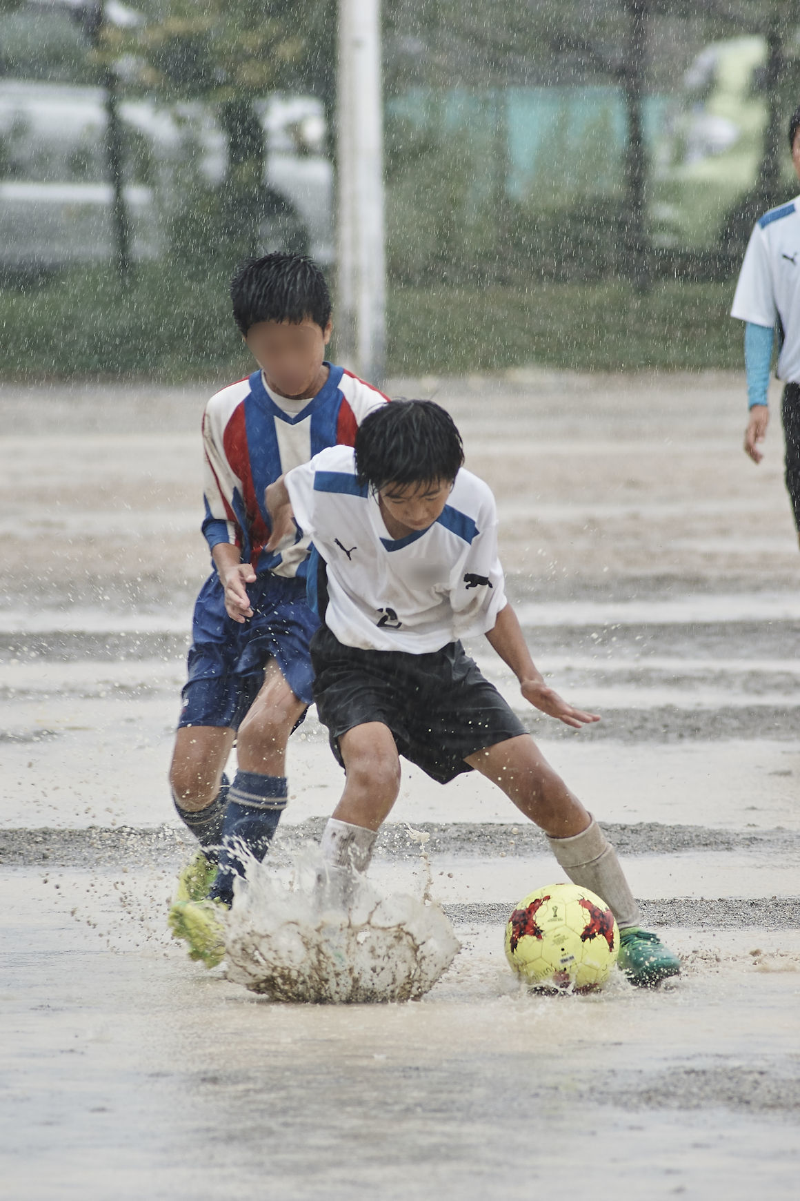 雨の中のプレー！_d0349141_18220053.jpg