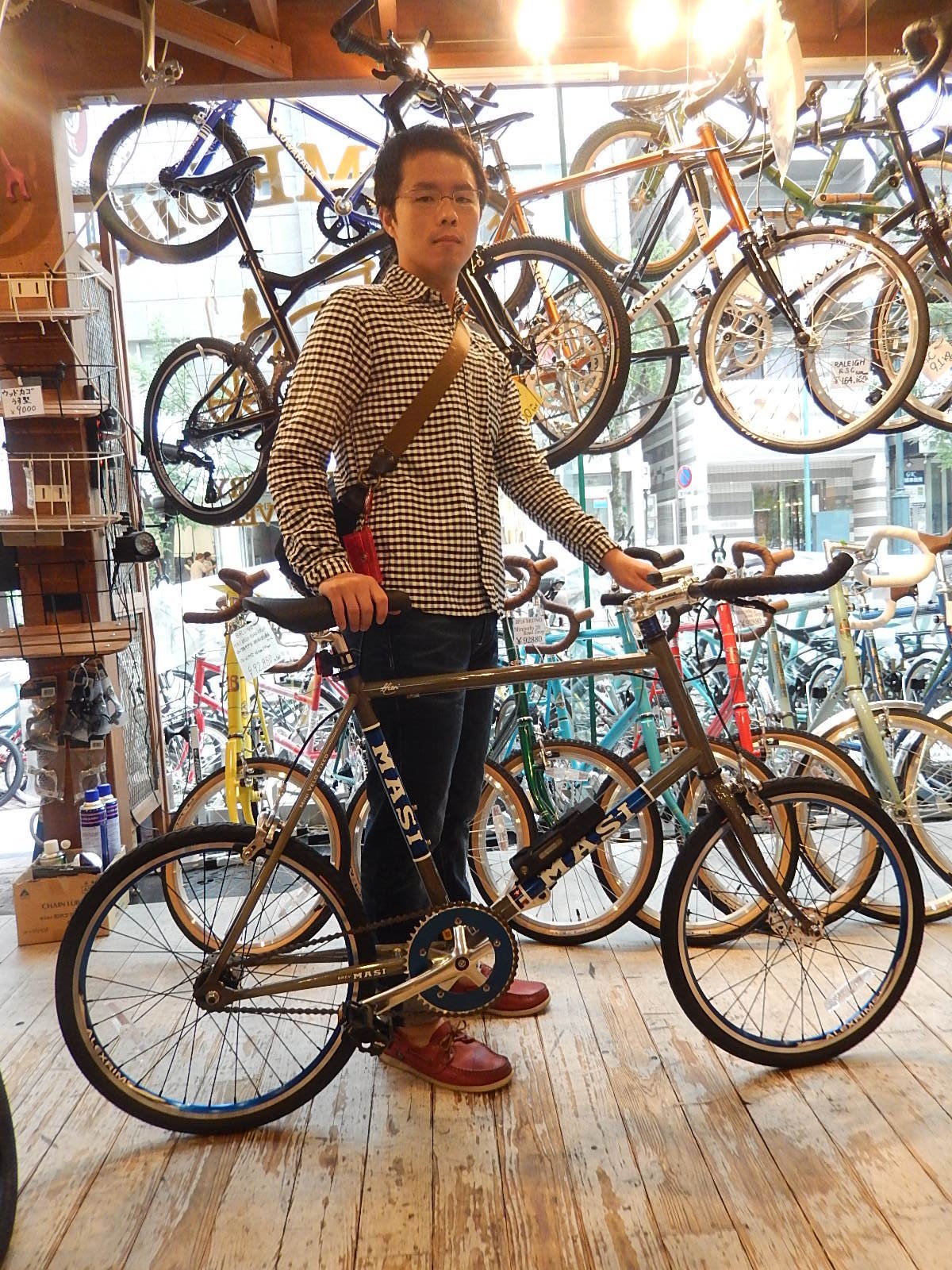 9月日17 渋谷 原宿 の自転車屋 FLAME bike前です_e0188759_19510700.jpg