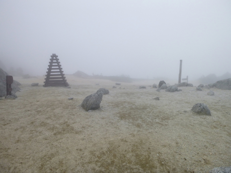 鳳凰三山　薬師岳登頂(2,780M)・下山する_d0170615_10363787.jpg