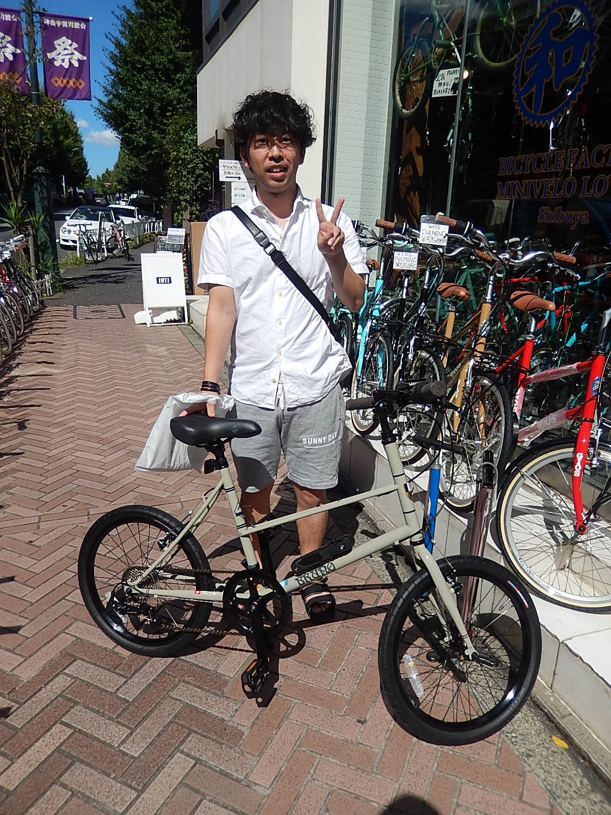 9月18日　渋谷　原宿　の自転車屋　FLAME bike前です_e0188759_18175718.jpg
