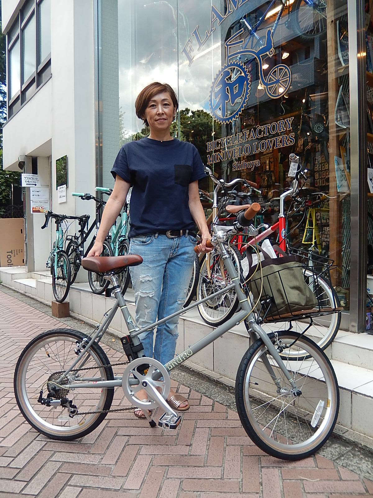 9月18日 渋谷 原宿 の自転車屋 FLAME bike前です_e0188759_18175902.jpg
