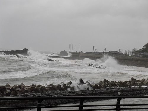 荒れる日本海を横目に_a0155370_20114570.jpg