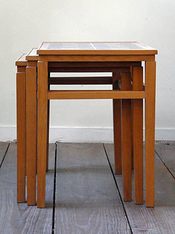 nesting table_c0139773_18010023.jpg