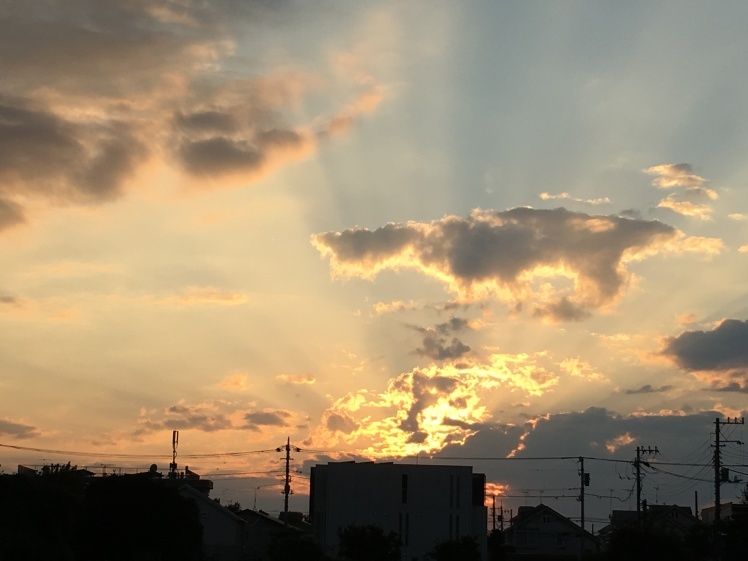 《空と雲》夕方の空～“美しい”を見る、感じるということ。～_b0298740_13465484.jpg