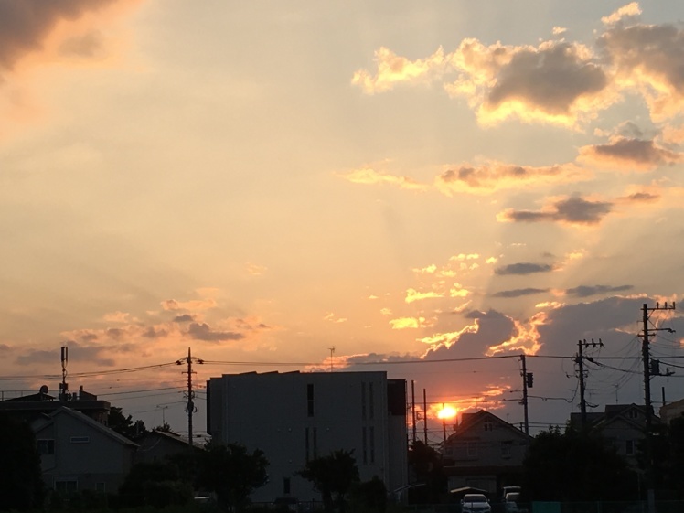 《空と雲》夕方の空～“美しい”を見る、感じるということ。～_b0298740_13471039.jpg