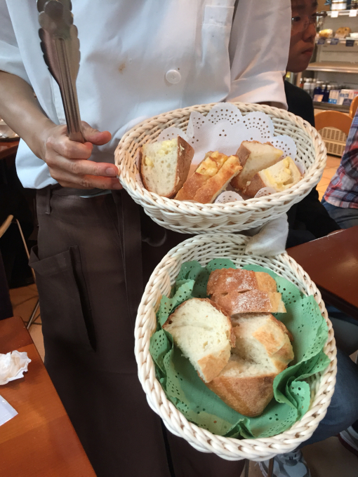 葉山の人気パン屋さん ブレドール でモーニング Coucou A Table クク アターブル
