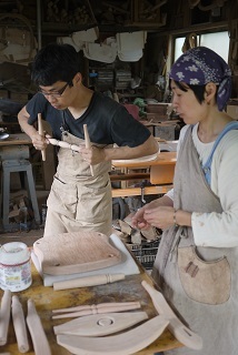 椅子作家 小島優さん 小島直応子さんの工房へ 器とくらしの道具 ハクトヤ 椅子作家 小島優さん 小島直応子さんの工房へ 器とくらしの道具 ハクトヤ