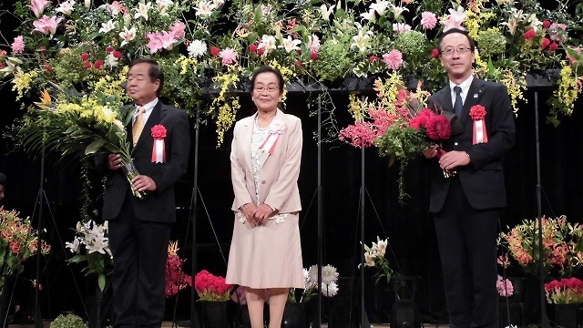 再び見ることができた「フラワーパフォーマンス」　富士市花の会50周年記念大会_f0141310_07434070.jpg