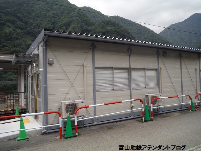 宇奈月温泉駅の仮駅舎がオープンしました_a0243562_12051942.jpg