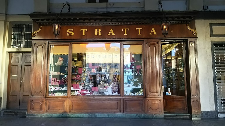 ”STRATTA”　ストラッタ_f0135721_23332363.jpg