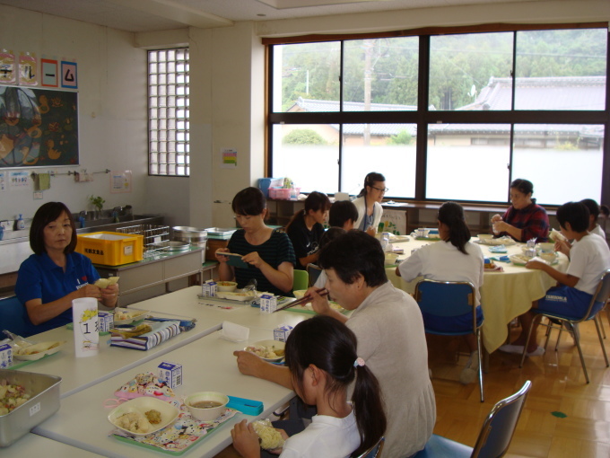 合唱練習②　給食試食会_d0340044_15133763.jpg