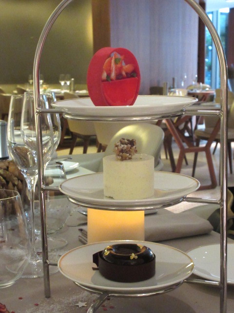 マンダラン・オリエンタル・パリのビュッシュ・ド・ノエル2017パリ１区） Buche de Noel a Mandarin Oriental Paris 1er_d0347869_17373056.jpg