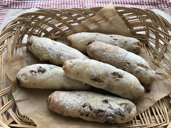 焼きだすと毎日でも焼きたくなる(o^^o) 今日はドライフルーツたっぷりのフルーツパン_f0371907_07284958.jpg