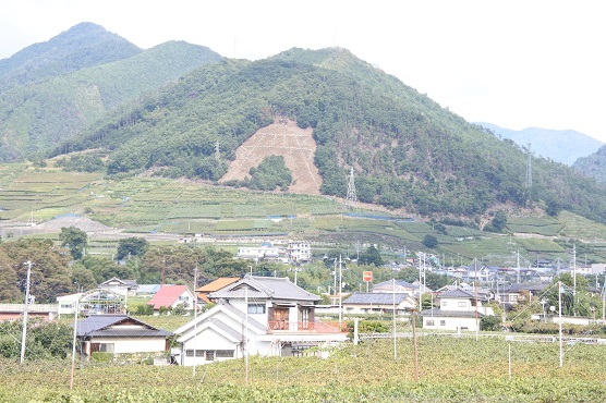 鳥居焼き　護摩木積み_c0229312_15014192.jpg