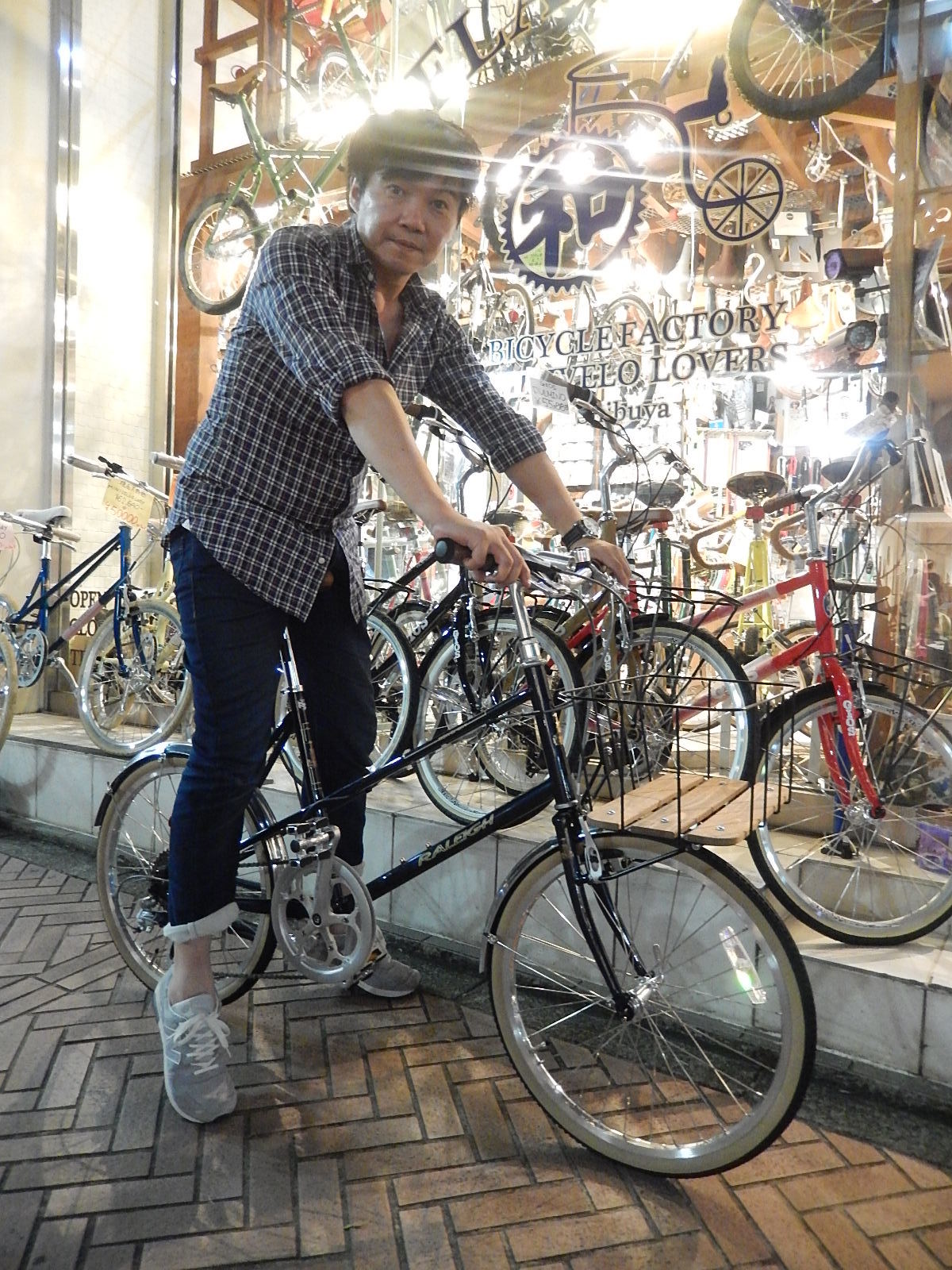 9月24日 渋谷 原宿 の自転車屋 FLAME bike前です_e0188759_19222087.jpg