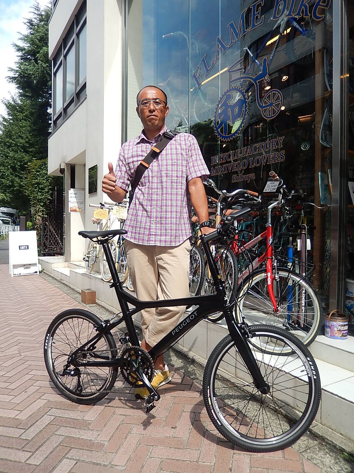 9月24日 渋谷 原宿 の自転車屋 FLAME bike前です_e0188759_19222191.jpg