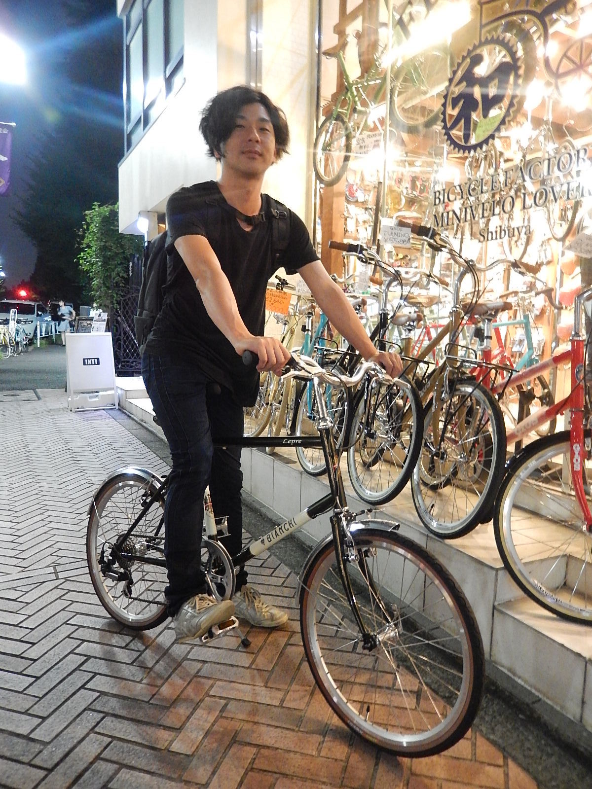 9月24日　渋谷　原宿　の自転車屋　FLAME bike前です_e0188759_19222586.jpg