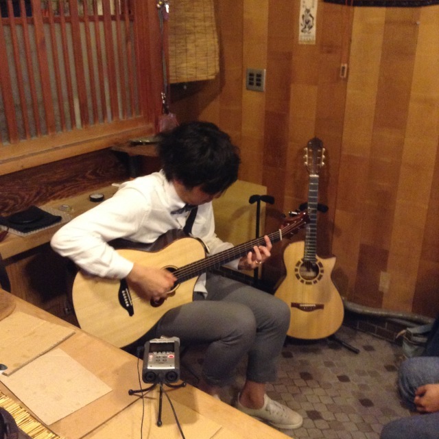伍々慧@四日市久茂 12フレットギターの響く夜会 Real Acoustic Guitar Live Vol.42 _a0334793_07563850.jpg