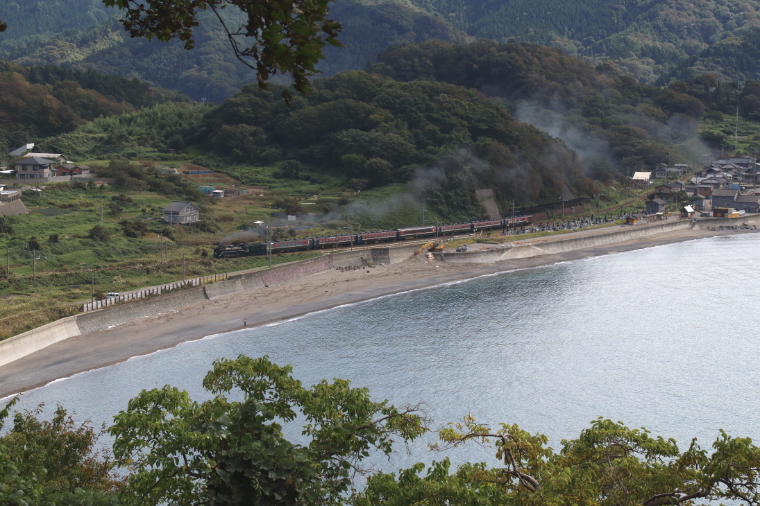 浜辺の山に煙からむ - 2017年・羽越線 -_b0190710_23102633.jpg