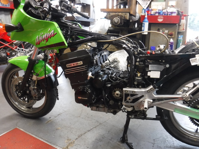 GPZ900R A11のエンジンフルオーバーホール・・・その10_a0163159_22240654.jpg