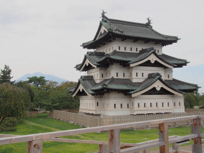弘前公園で「スマートグラスガイドツアー体験」_d0131668_14374744.jpg