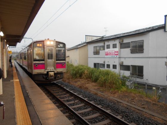 真夏の北日本海鉄道　８　（羽越本線　小波渡駅・村上駅／ほか）_b0005281_2038339.jpg