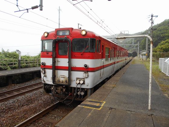 真夏の北日本海鉄道　８　（羽越本線　小波渡駅・村上駅／ほか）_b0005281_20402969.jpg