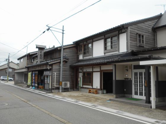 真夏の北日本海鉄道　８　（羽越本線　小波渡駅・村上駅／ほか）_b0005281_20425318.jpg