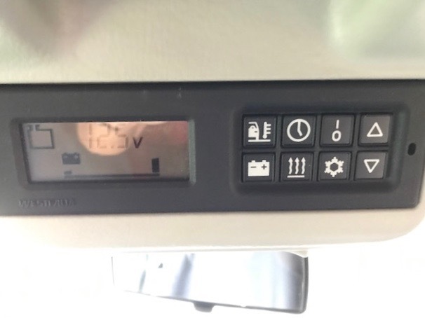 VOLKSWAGEN T-4 WESTFALIA / ワーゲン・ウエストファリアの装備に満足_b0195093_09035663.jpg