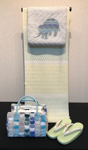 フランス製生地の四角いバッグ+象の帯・孫とニャーニャ_f0181251_13234138.jpg