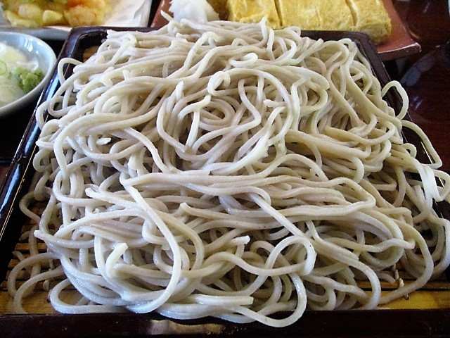 魚沼の里 そば屋 長森 で十割そば 大盛 海老のかき揚げ 玉子焼 冒険家ズリサン 魚沼の里 そば屋 長森 で十割そば 大盛 海老のかき揚げ 玉子焼 冒険家ズリサン
