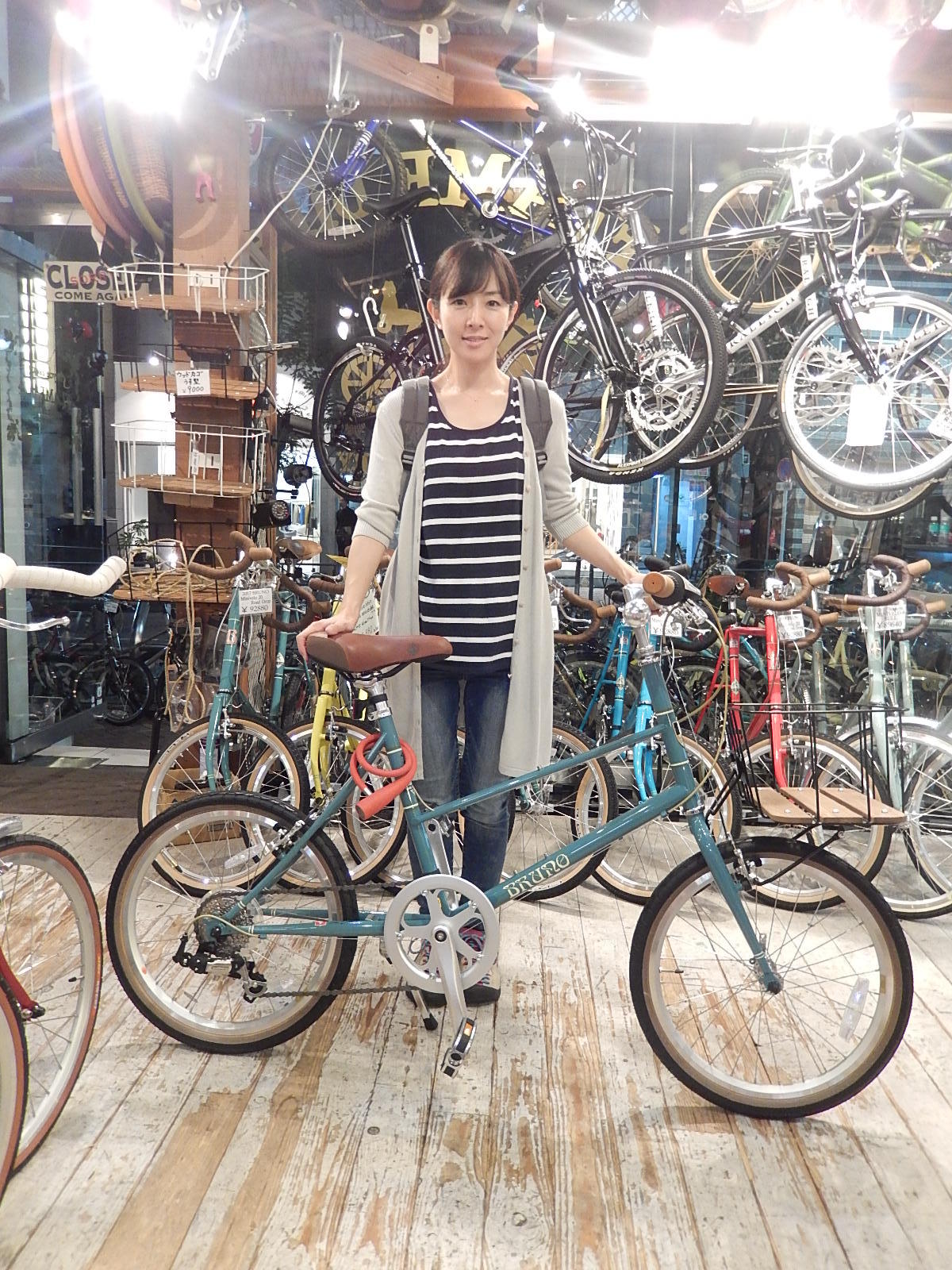 9月27日 渋谷 原宿 の自転車屋 FLAME bike前です_e0188759_18340732.jpg