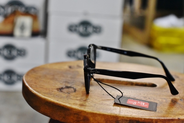 秋の行楽に。。。Ray Ban　WAYFARER (某メーカー・別注)_d0152280_01585200.jpg