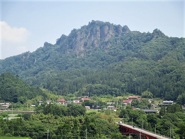 群馬の駅からハイク vol.4 : 東吾妻町　不動の滝から岩塔の岩櫃山　　　　　Mount Iwabitsu in Higashiagatsuma_f0308721_22213368.jpg