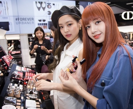 日本でも大人気!BLACKPINKジェニー、世界の美しい顔ランキング22位 ...