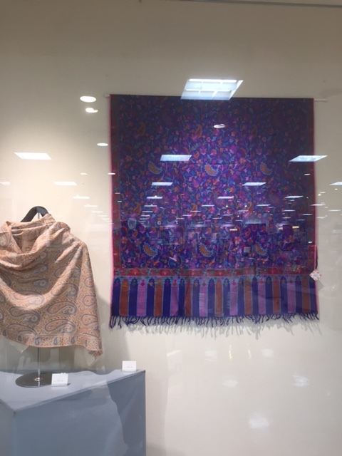 パシュミナストール　nukuiro 手紡ぎ ・ 手織り・ 手刺繡の温もりに触れる「nukuiro」の