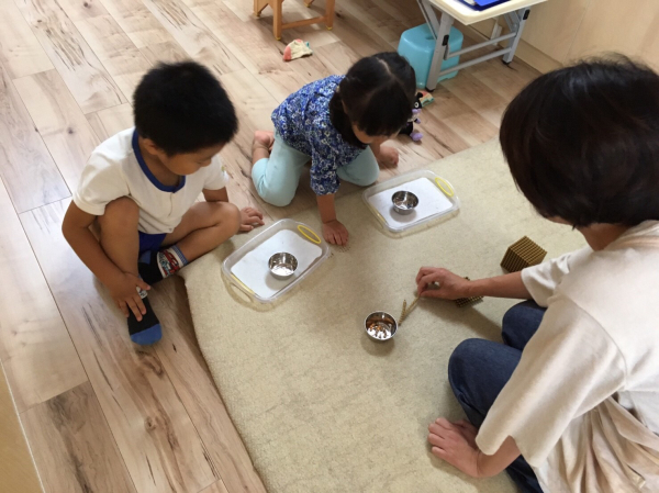 モンテッソーリクラス 年少さん_a0318871_11244457.jpg