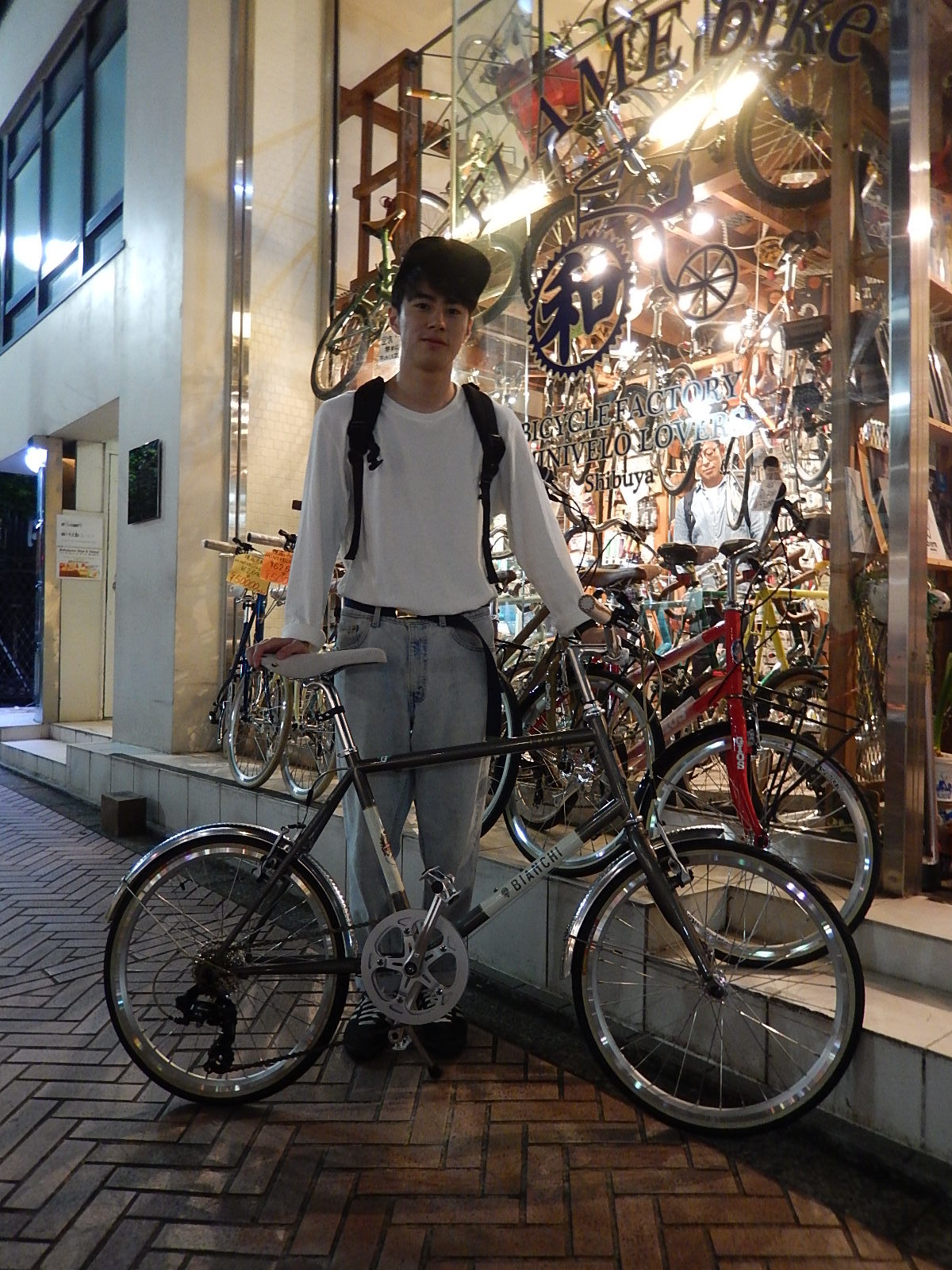 9月30日 渋谷 原宿 の自転車屋 FLAME bike前です_e0188759_19034726.jpg
