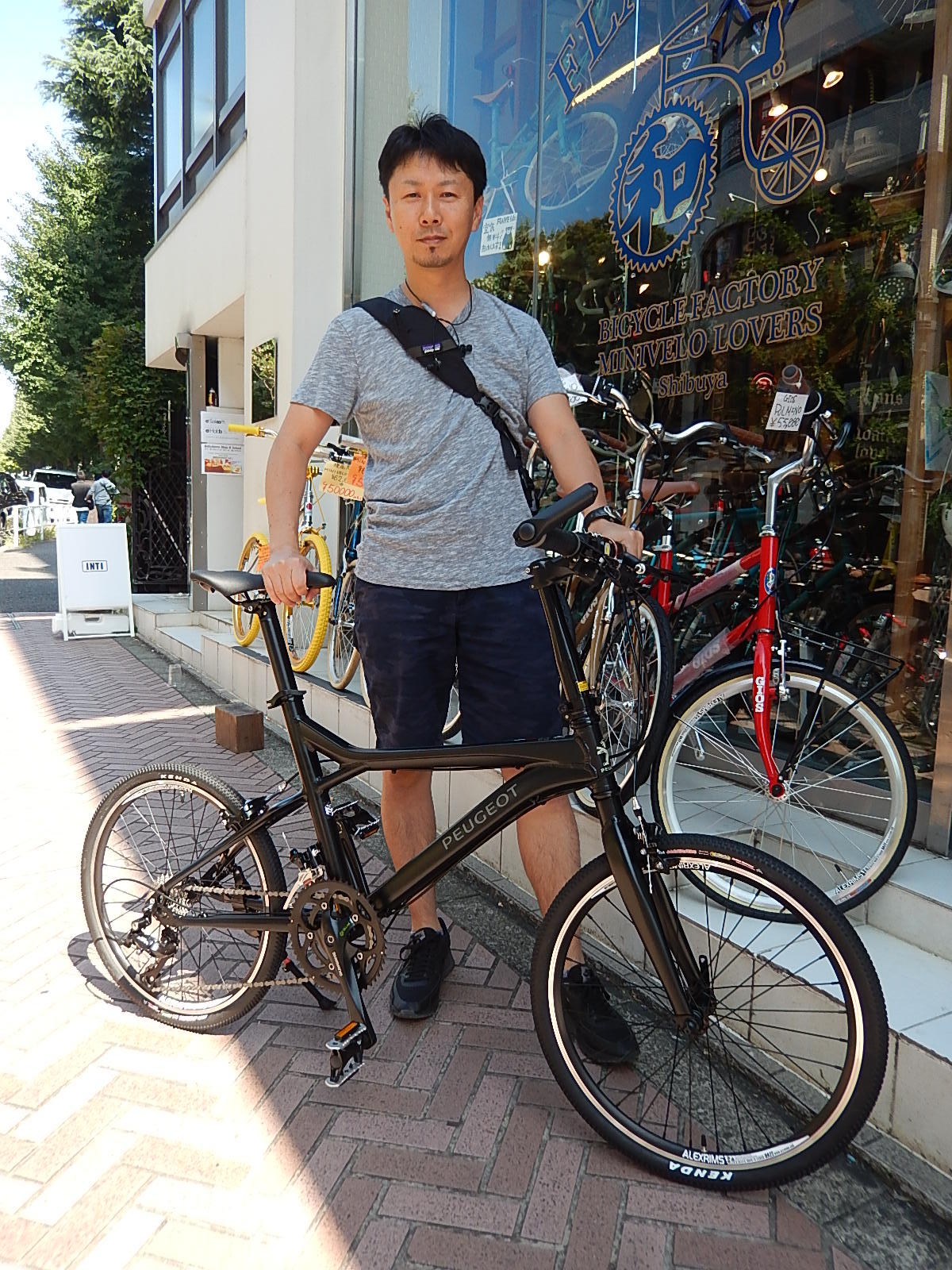 10月1日　渋谷　原宿　の自転車屋　FLAME bike前です_e0188759_18362776.jpg