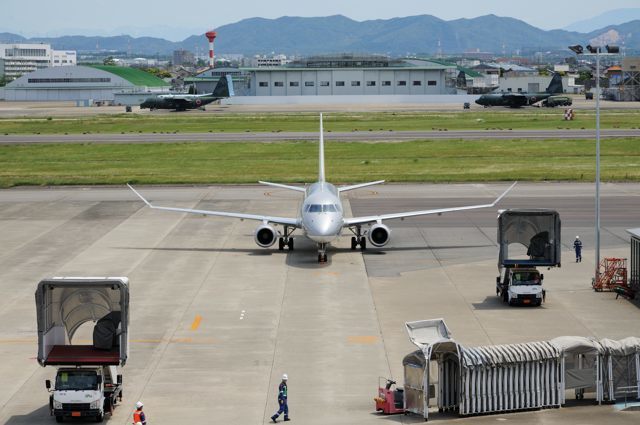 名古屋空港のカラフルな飛行機たち_c0081462_09273706.jpg