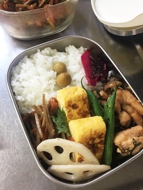 おにぎり・お弁当・アナログ_f0120980_11512478.jpg