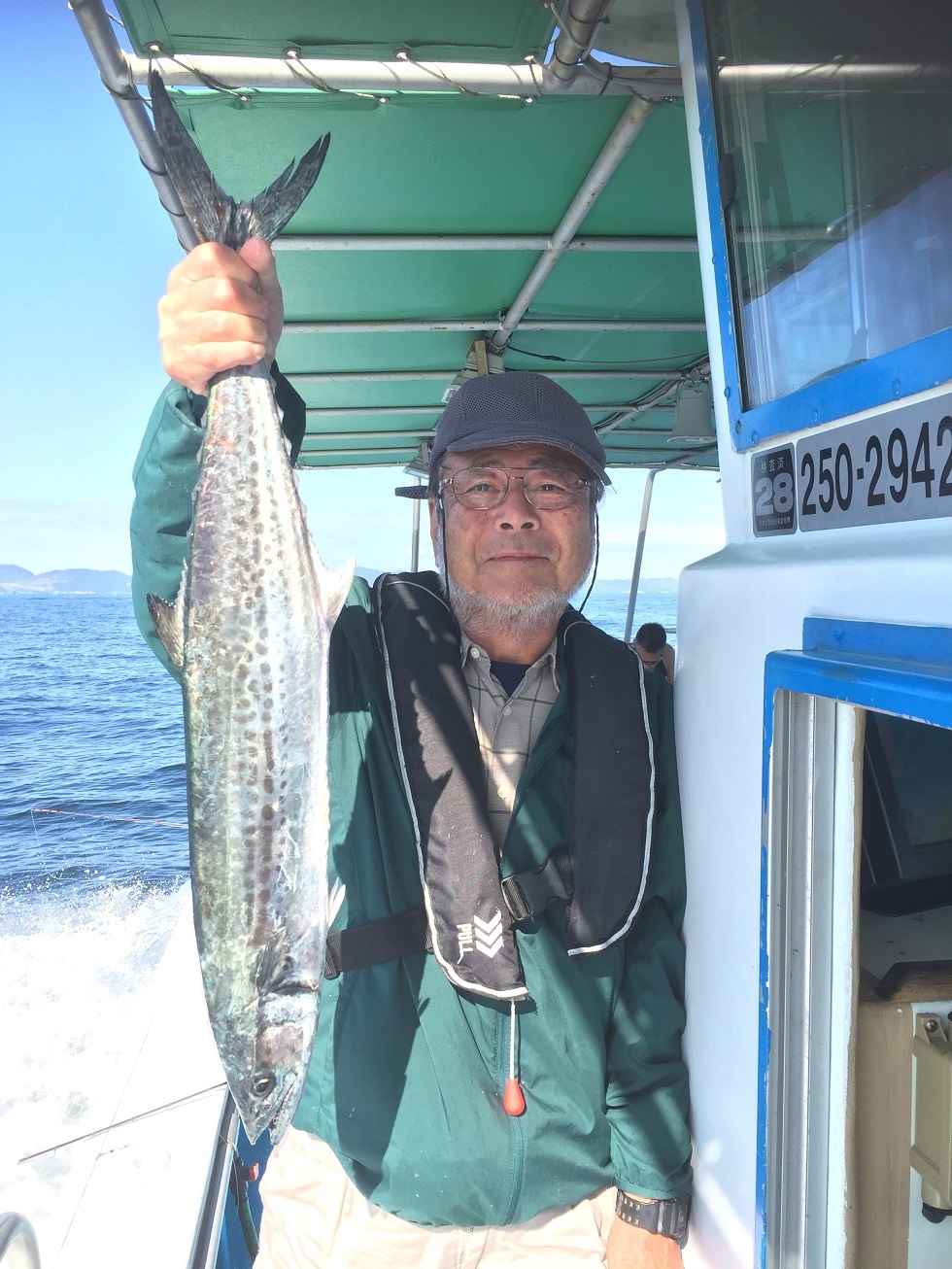 太刀魚釣りの外道　大物が釣れました_b0282431_10243867.jpg