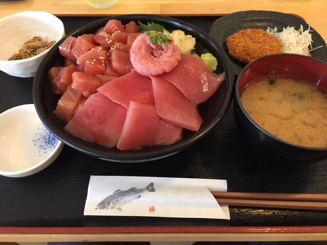 清水でまぐろ丼_a0359239_22105879.jpg