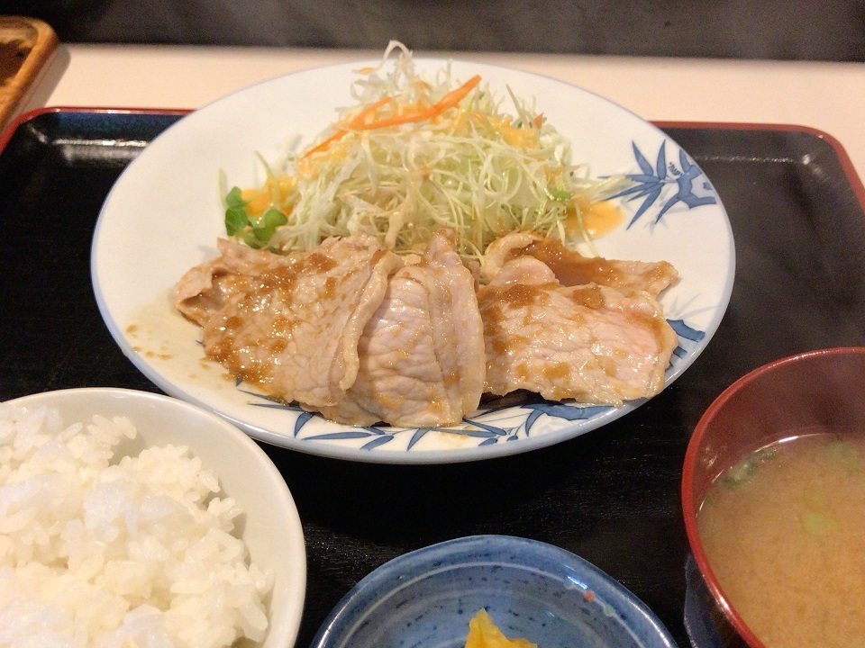 豚しょうが焼定食_e0169920_15484845.jpg